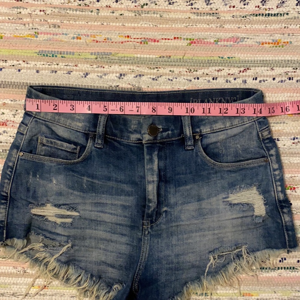 BLANK NYC Cut Off Shorts size 26 - Picture 9 of 12